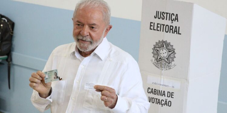 Líderes internacionais cumprimentam Lula pela vitória à Presidência