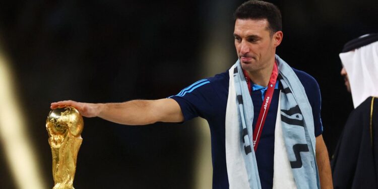 Após tri mundial, Scaloni mantém portas abertas a Messi para 2026