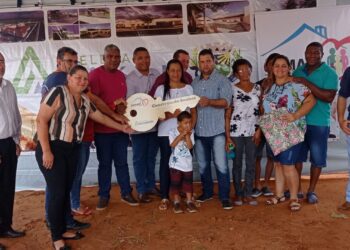 Prefeitura entrega 4ª casa do Programa Habitacional Construindo Sonhos