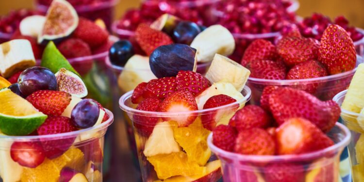 Crianças devem ter alimentação saudável mesmo em férias