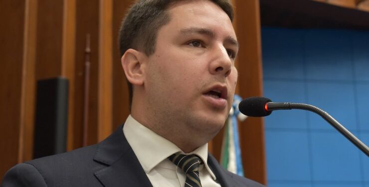 Projeto proíbe cumulatividade de corte de energia e protesto em cartório