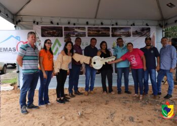 Vereadores prestigiam entrega da sétima casa do Programa “Construindo Sonhos”