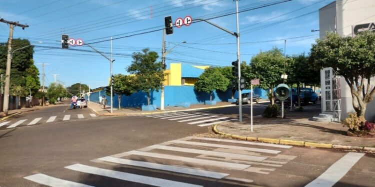 Novos equipamentos semafóricos são ativados em Costa Rica para reforçar segurança a motoristas de pedestres