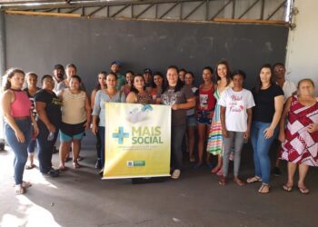 Família e Escola Caminhando Juntas é tema de palestra para beneficiários do Mais Social