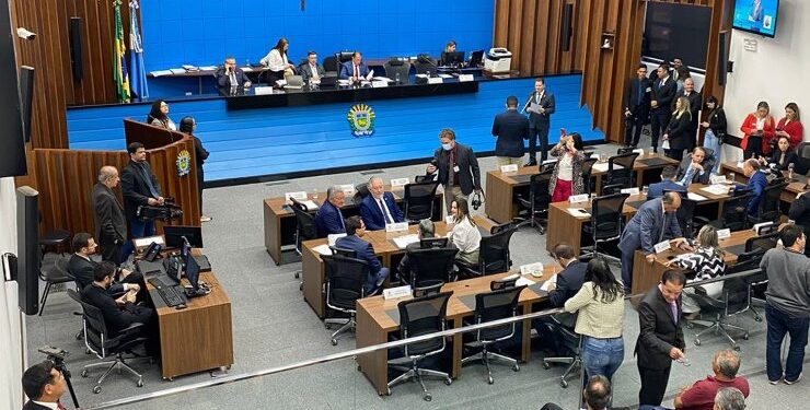 Redação final de proposta sobre concurso público está na pauta desta quinta-feira