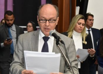 Projeto veda suspensão de atendimento sem aviso e justa causa à pacientes com TEA