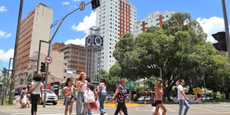 DIA DOS NAMORADOS DEVE INJETAR R$ 123 MILHÕES EM CAMPO GRANDE, VALOR 59% MAIOR QUE EM 2022