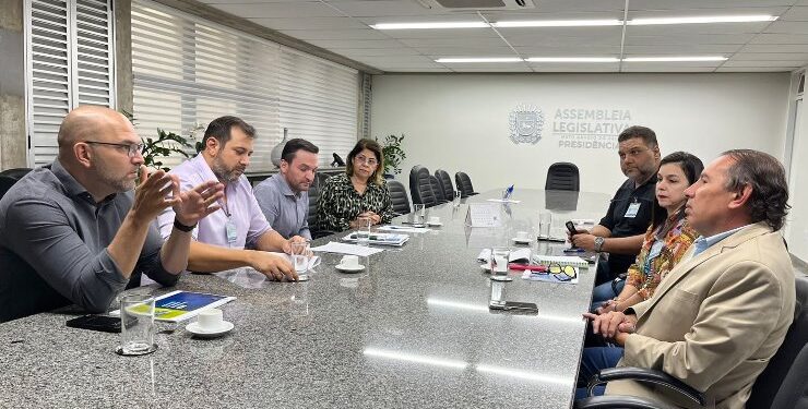 Secretário apresenta na ALEMS minuta de decreto que prevê R$ 211 milhões à Educação