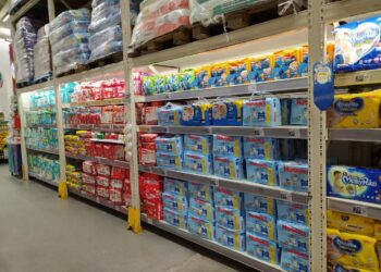 Cuidados com os bebês: confira dicas de como escolher a fralda adequada para cada necessidade