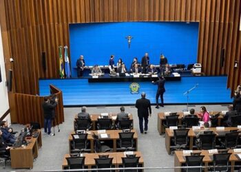 Cinco projetos estão pautados para a sessão plenária desta terça-feira