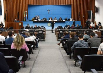 Deputados devem votar cinco projetos na sessão plenária desta quarta-feira