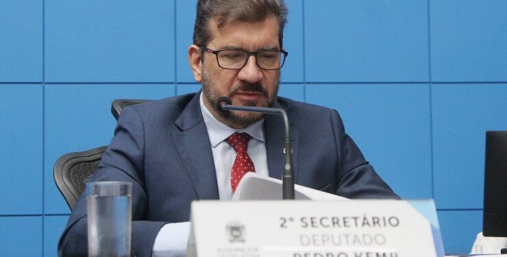 Projeto prevê auxílio para quem cuida de pessoas com deficiência