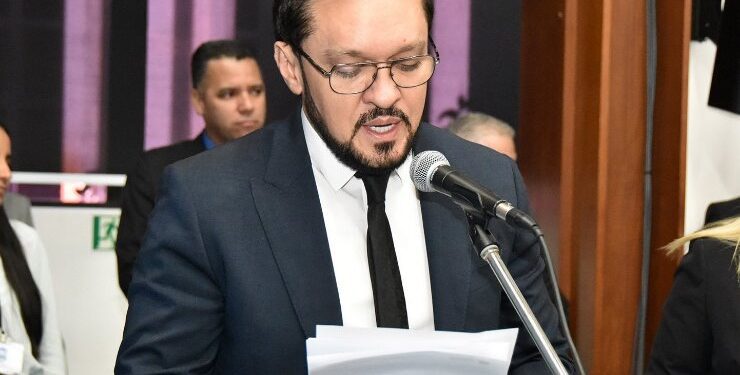 Projeto determina que o teste do bracinho seja feito na rede pública de saúde