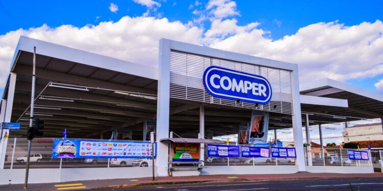 Comper e Fort Atacadista abrem 110 vagas de emprego que não exigem experiência