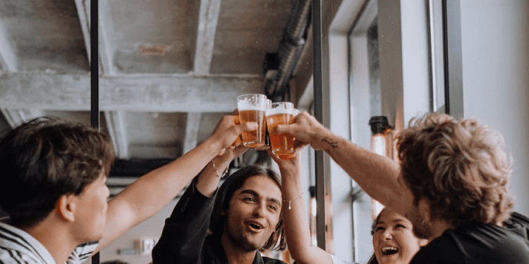 Cerveja sem álcool é alternativa para estilo de vida mais saudável