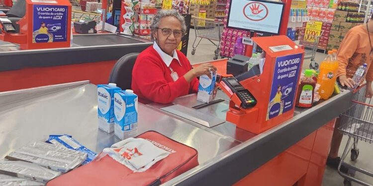 Grupo Pereira é o primeira varejista do país a receber o selo de boas práticas contra o etarismo