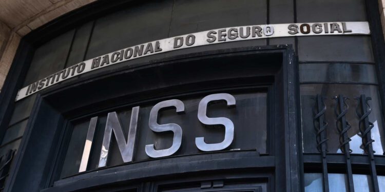 Aposentados do INSS vão receber R$ 1,8 bilhão da Justiça Federal