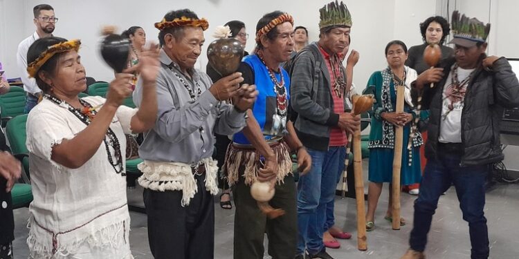Lideranças e cuidadores das comunidades indígenas comparecem no HU-UFGD