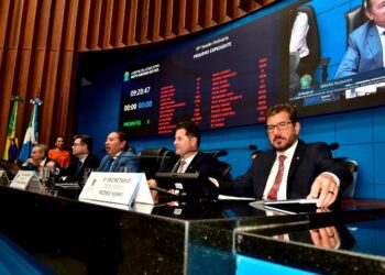 Cinco projetos estão na pauta da sessão desta quarta-feira