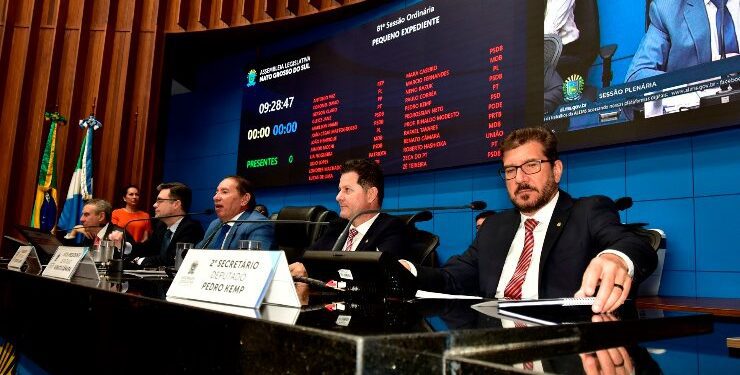 Cinco projetos estão na pauta da sessão desta quarta-feira