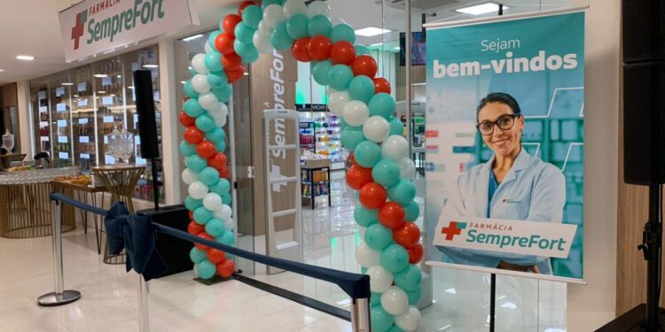 De olho no mercado de dermocosméticos, farmácia ligada ao Comper abre sua segunda unidade