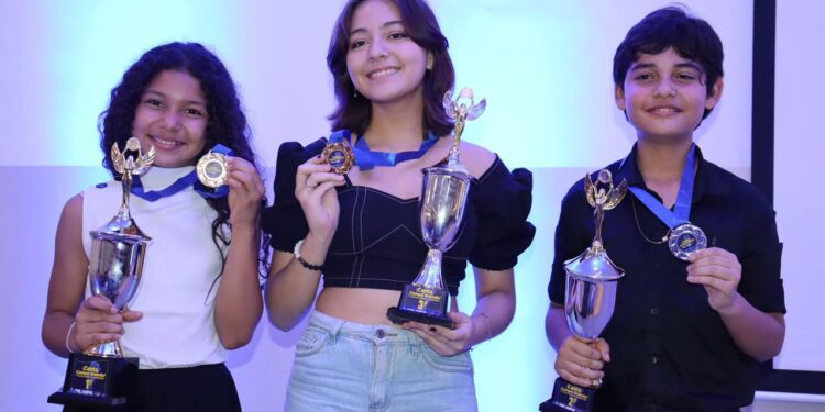 Festival da Canção tem apresentação de 20 alunos da REME e seis premiações