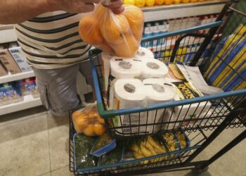 Alimentos e bebidas aliviam inflação para os mais pobres, aponta Ipea