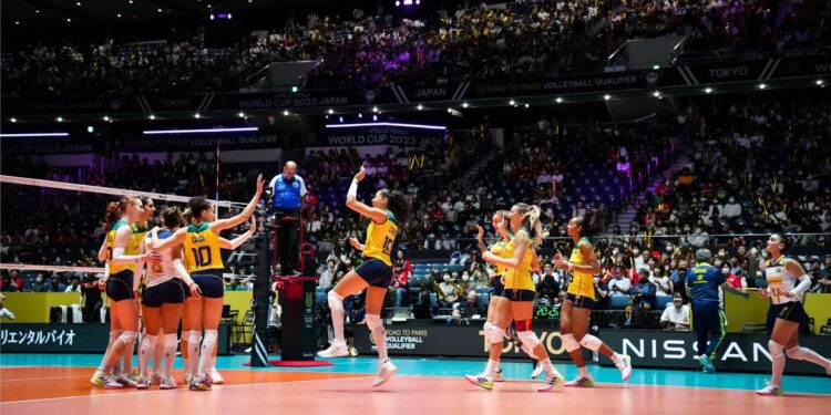 Brasil vence Bélgica e se mantém no Pré-Olímpico de vôlei feminino