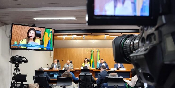 CCJR aprova adequações nas carreiras de Policiais e Bombeiros Militares