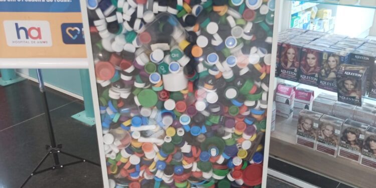 Iniciativa arrecada tampinhas de plástico para ajudar Hospital do Amor em Campo Grande