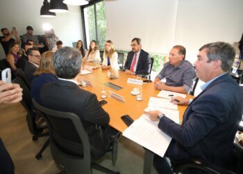 Presidente da ALEMS participa da adesão ao pacto nacional pela consciência vacinal