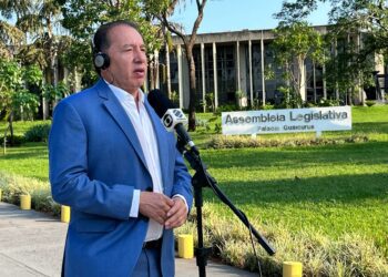 Deputados se reunirão com Fetems na próxima terça e reajuste de professores vai ser votado dia 18