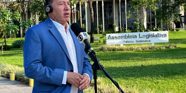 Deputados se reunirão com Fetems na próxima terça e reajuste de professores vai ser votado dia 18