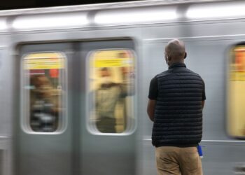 Paralisação de metrô, trens e Sabesp é ilegal, diz governador de SP