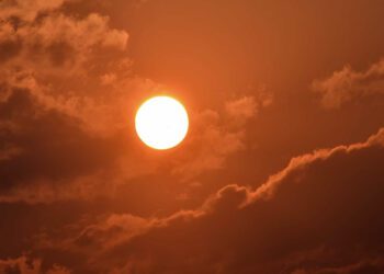 Com mais de 40°C, calor no Centro-Oeste atinge níveis históricos e causa risco à saúde