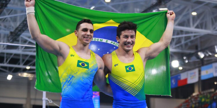 Agenda do dia do Pan: Brasil disputa ouro no vôlei e seleção de futebol encara a Colômbia