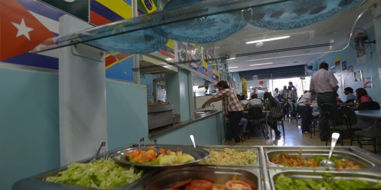 Bares e restaurantes fechando com prejuízo crescem 5% no país