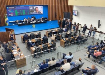 Pautada para primeira discussão proposta de reajuste salarial dos professores