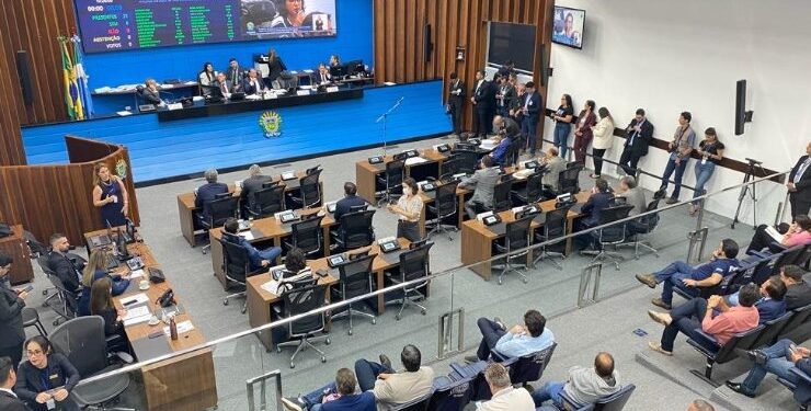 Pautada para primeira discussão proposta de reajuste salarial dos professores