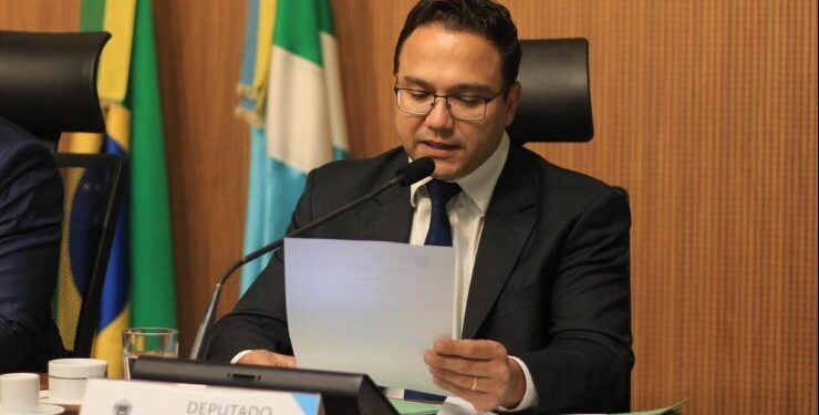 Pedrossian Neto marca discussão sobre espera por cirurgias em Campo Grande