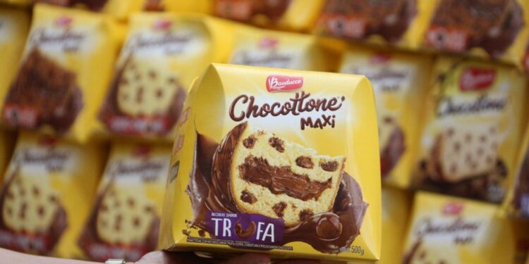 Item tradicional no fim de ano em lares brasileiros, panetone ganha status de presente