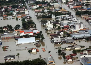 Vítimas de chuvas em SC e no PR têm novos prazos para pagar dívidas