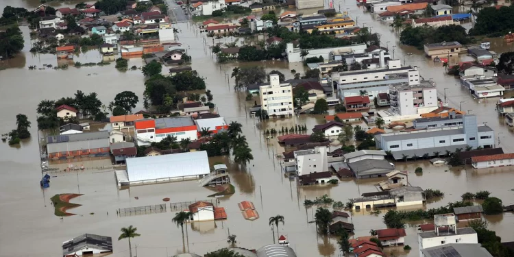 Vítimas de chuvas em SC e no PR têm novos prazos para pagar dívidas