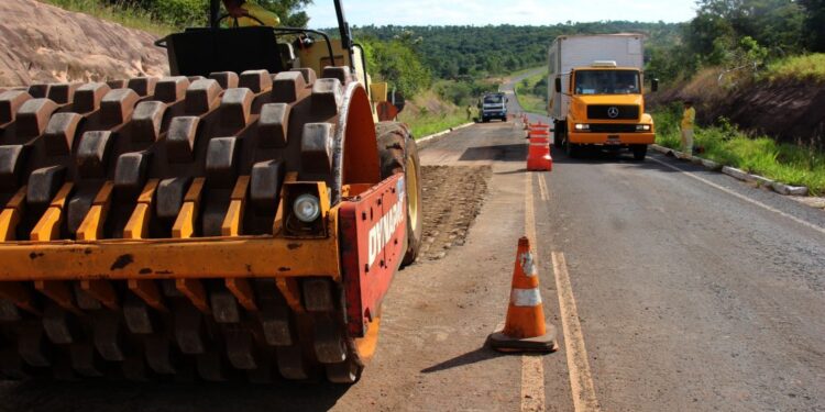 GOVERNADOR LIBERA R$ 161 MILHÕES PARA RESTAURAÇÃO DA MS-436 ENTRE CAMAPUÃ E FIGUEIRÃO