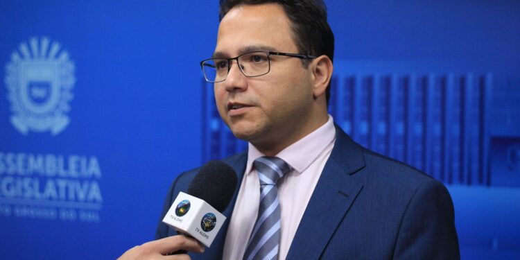 Proposto pelo deputado Pedrossian Neto, debate sobre lei que destina verbas à Assistência Social será na 5ª