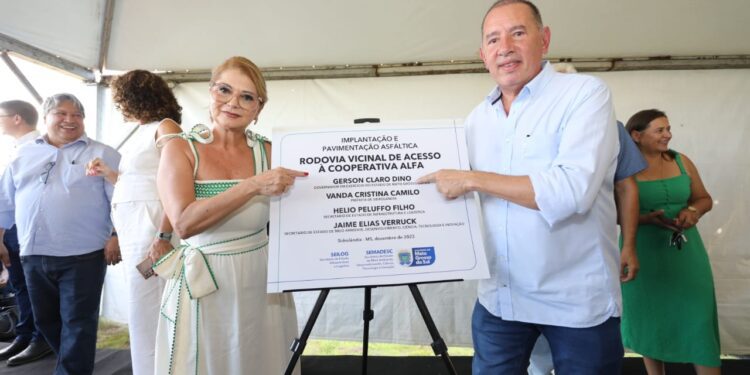 Gerson entrega acesso à unidade de produção de leitões da Alfa