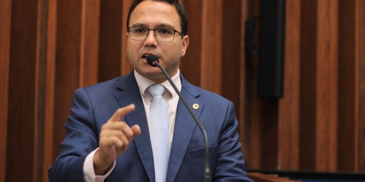 Pedrossian Neto encerra 1º ano com lei na Assistência Social e projetos para a Saúde