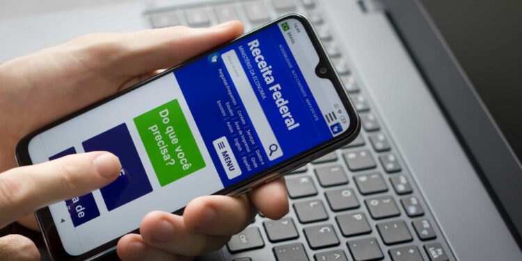 Receita Federal volta a aceitar cartão de crédito no pagamento de impostos