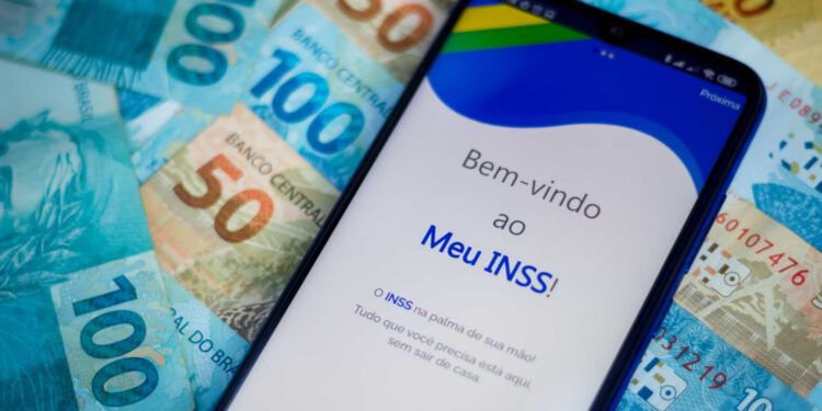 Peritos do INSS preparam paralisação em defesa de reajuste de 23%