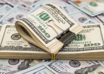 Focus: previsão para câmbio em 2023 cai de R$ 5,00 para R$ 4,99 por dólar